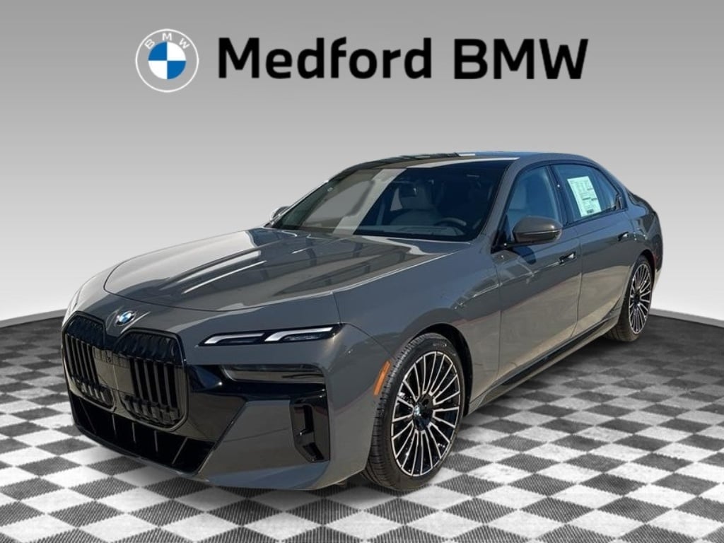 New 2026 BMW 740i xDrive Sedan