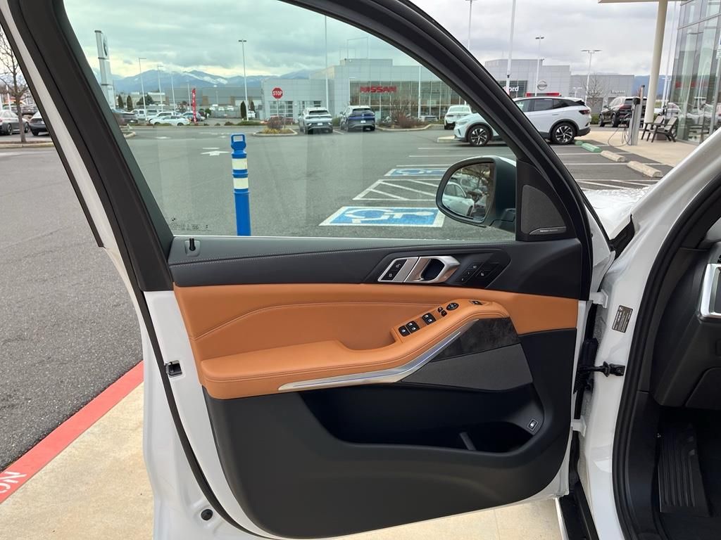 2026 BMW X5 50e - Photo 12