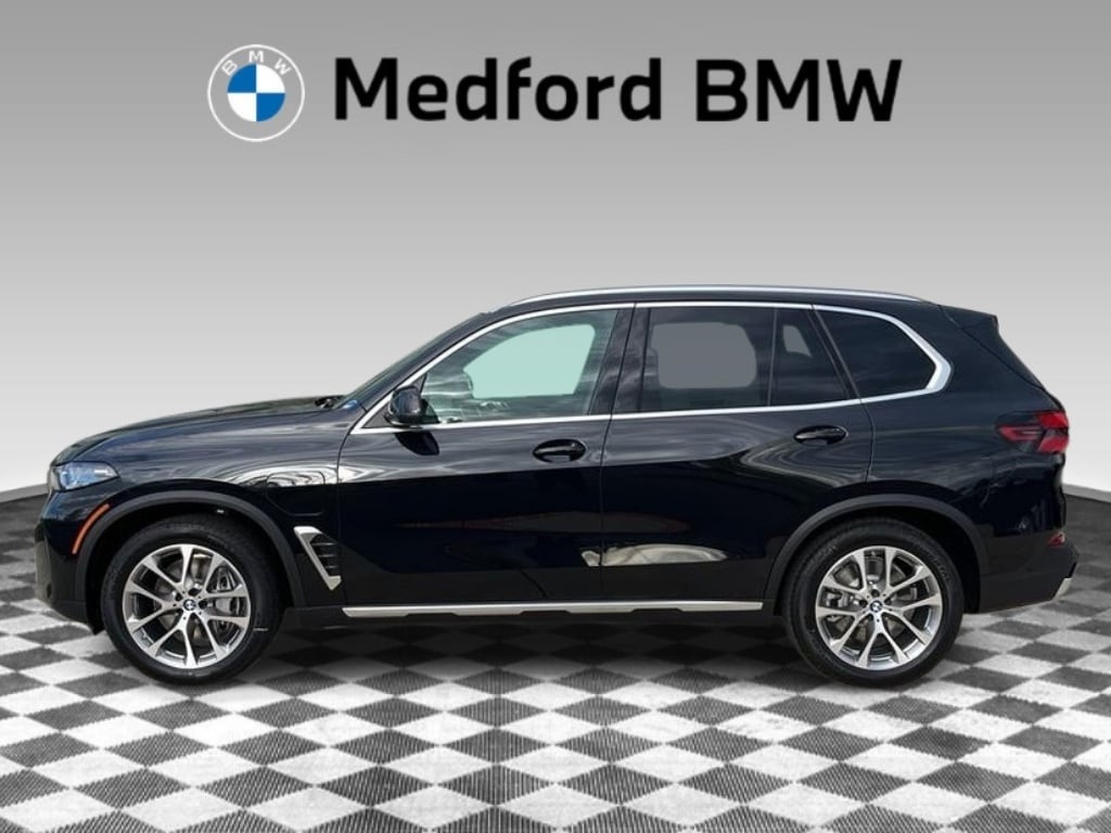 2026 BMW X5 xDrive50e's photo