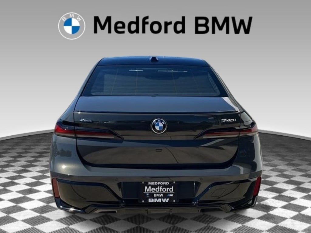 New 2026 BMW 740i xDrive Sedan