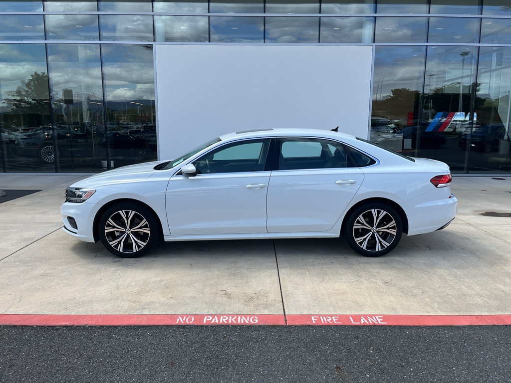 2022 Volkswagen Passat 2.0T SE Auto's photo