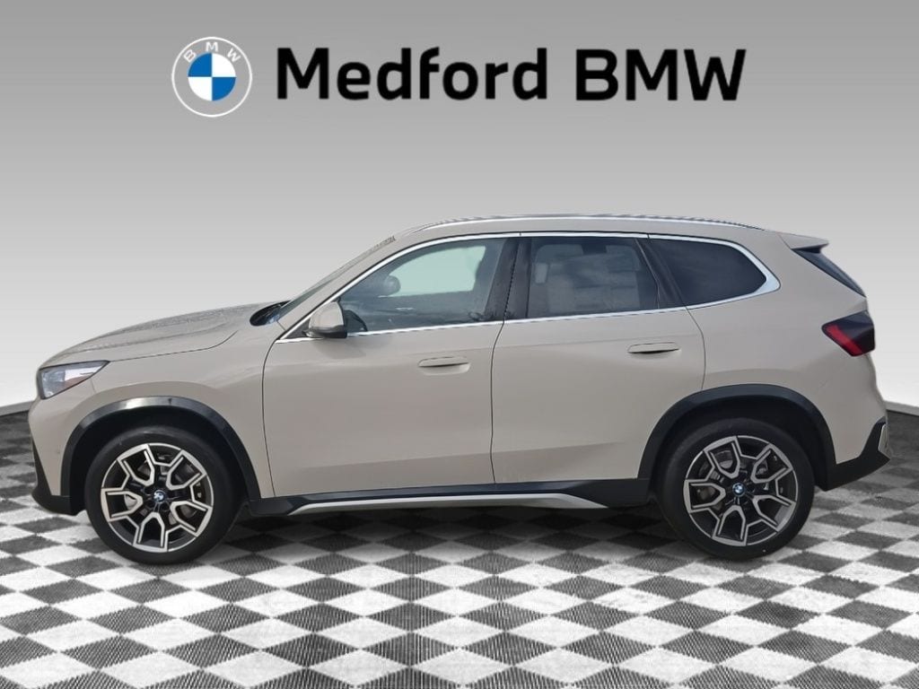 2026 BMW X1 28i's photo