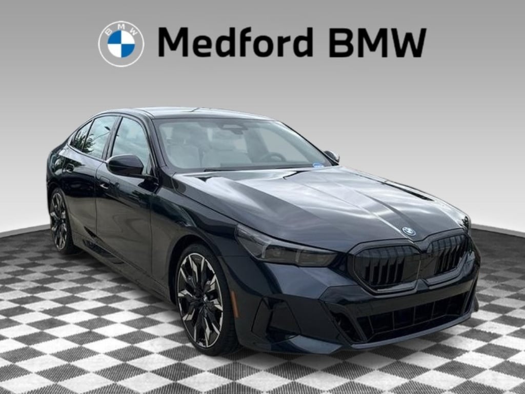 New 2026 BMW 550e xDrive Sedan