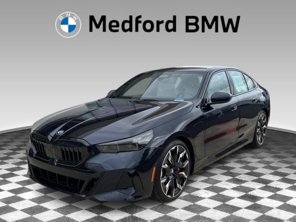 New 2026 BMW 550e xDrive Sedan