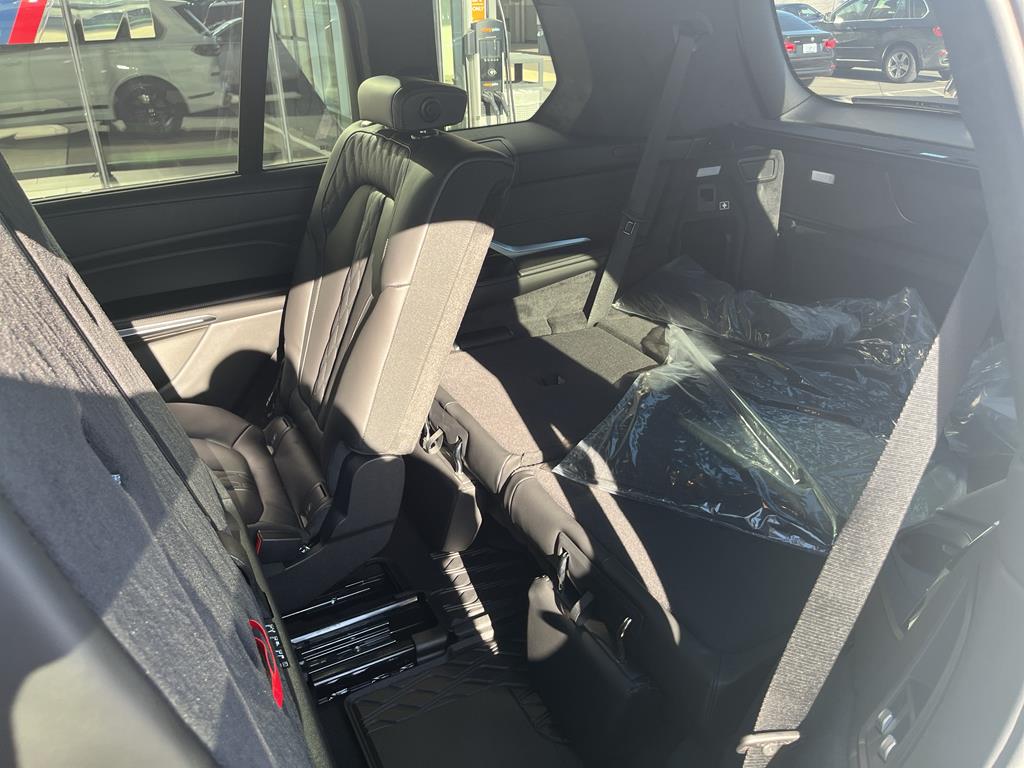 2026 BMW X7 M60i - Photo 18