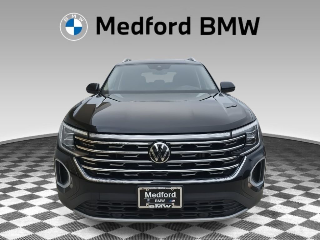 2024 Volkswagen Atlas SEL photo 3