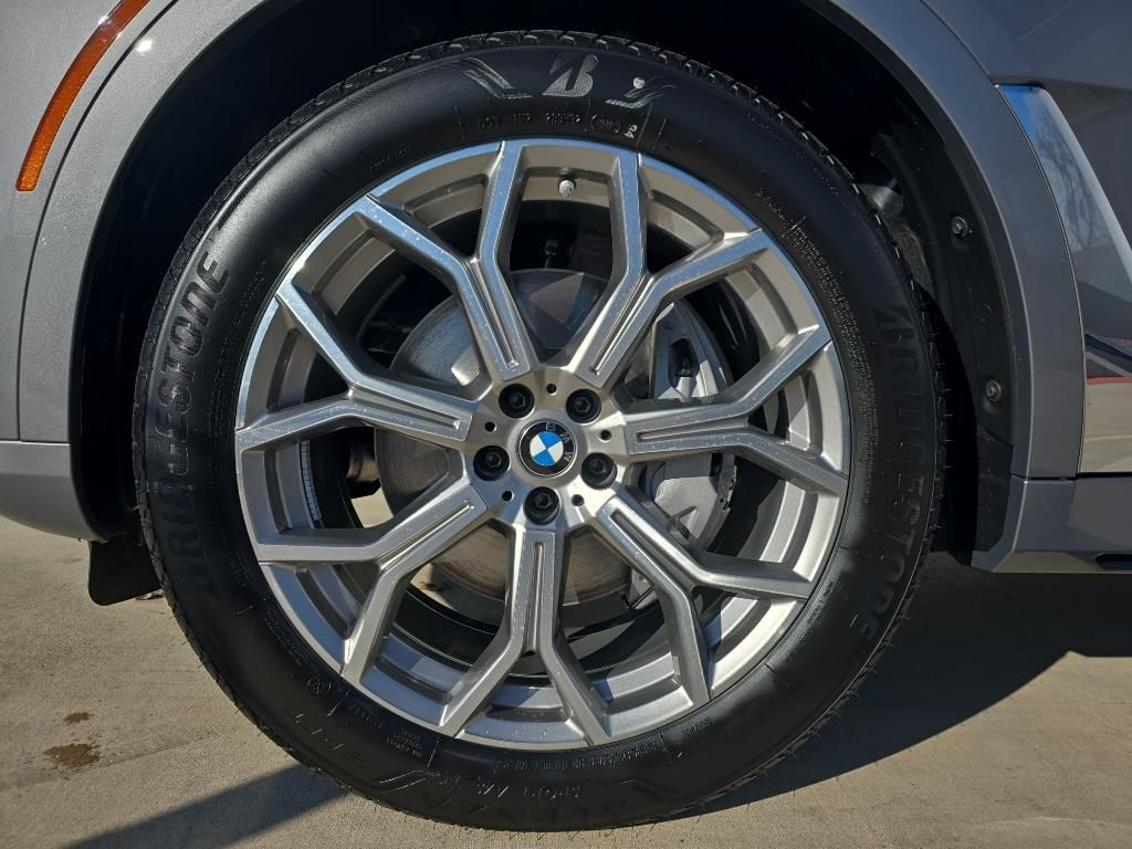 2026 BMW X7 40i - Photo 16