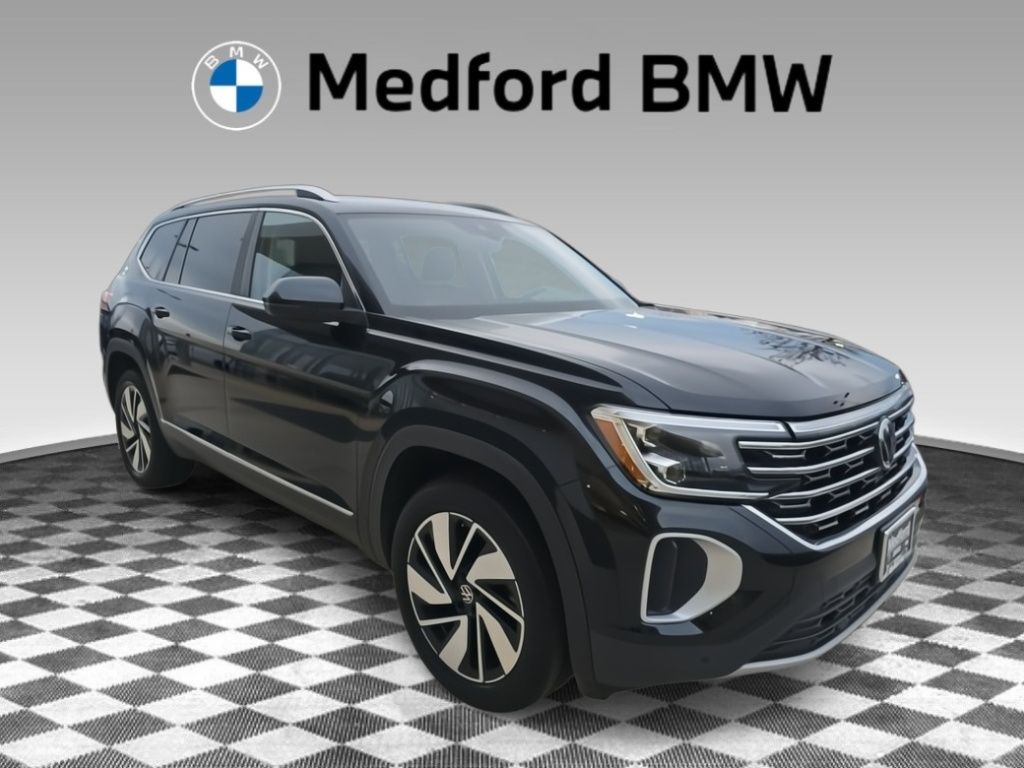 2024 Volkswagen Atlas SEL photo 4