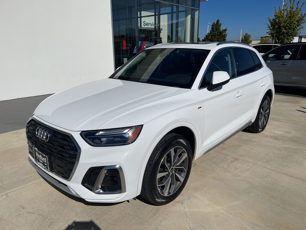 2023 Audi Q5 45 S line Premium Plus photo 2