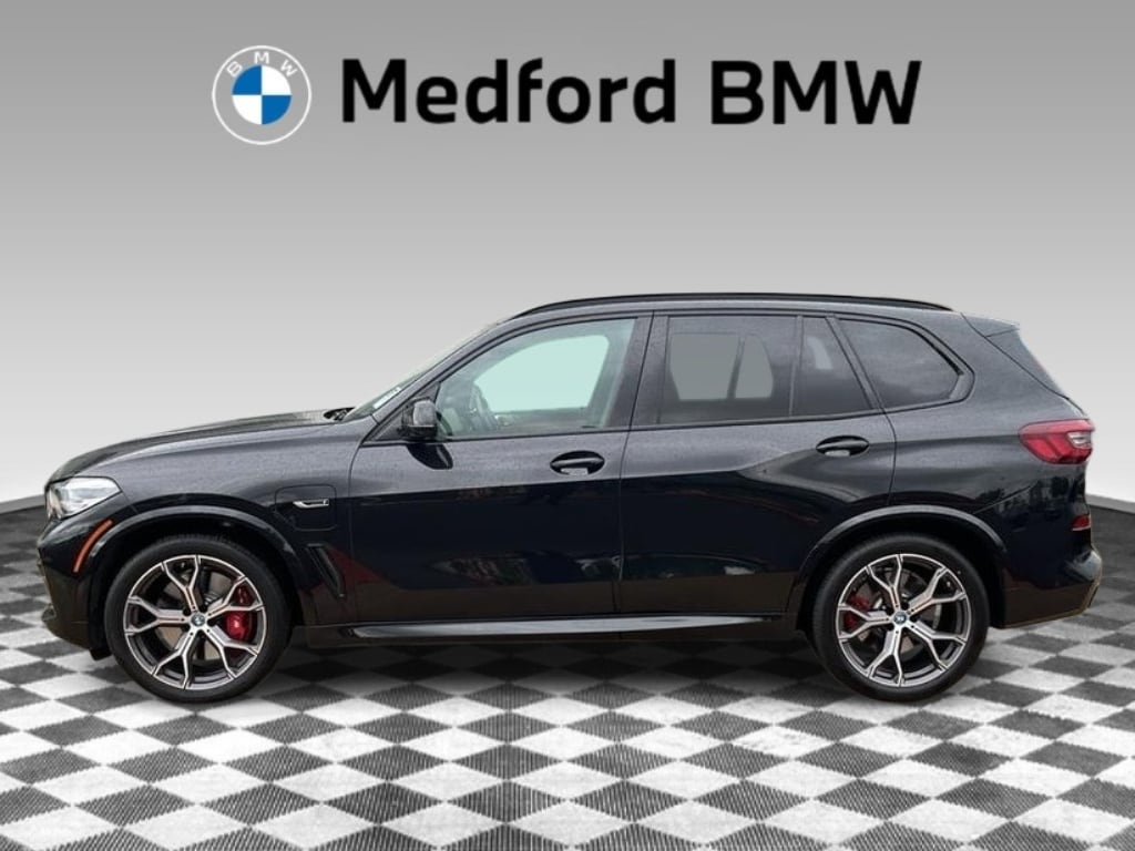 2022 BMW X5 xDrive45e's photo