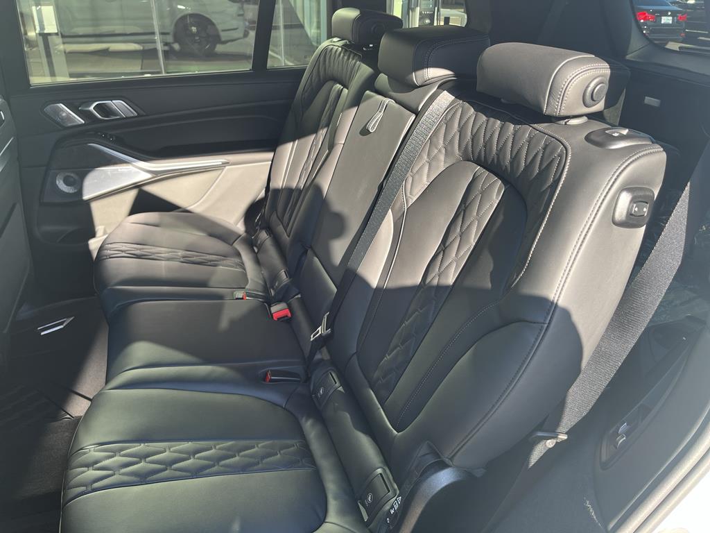 2026 BMW X7 M60i - Photo 17