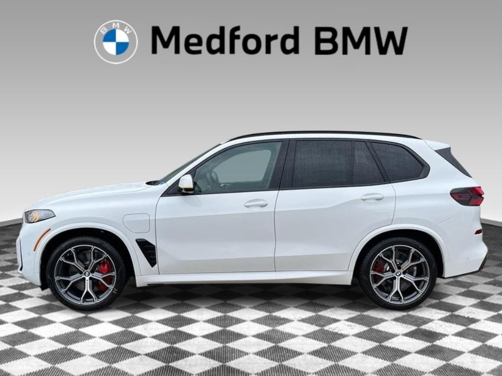 2026 BMW X5 xDrive50e's photo