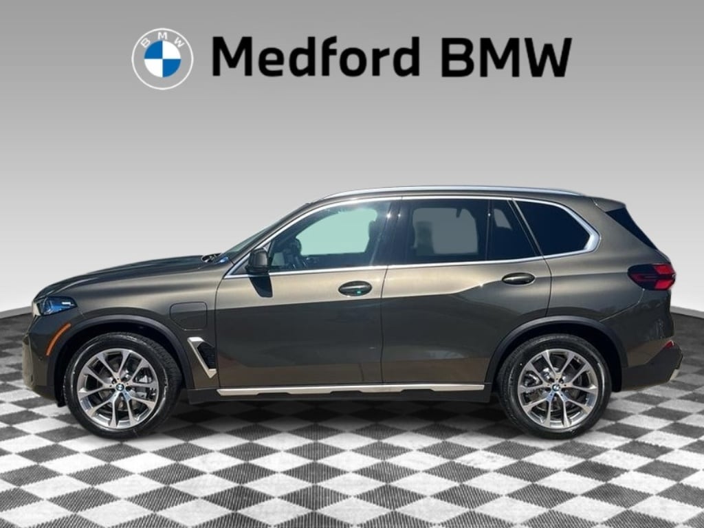 2026 BMW X5 xDrive50e's photo