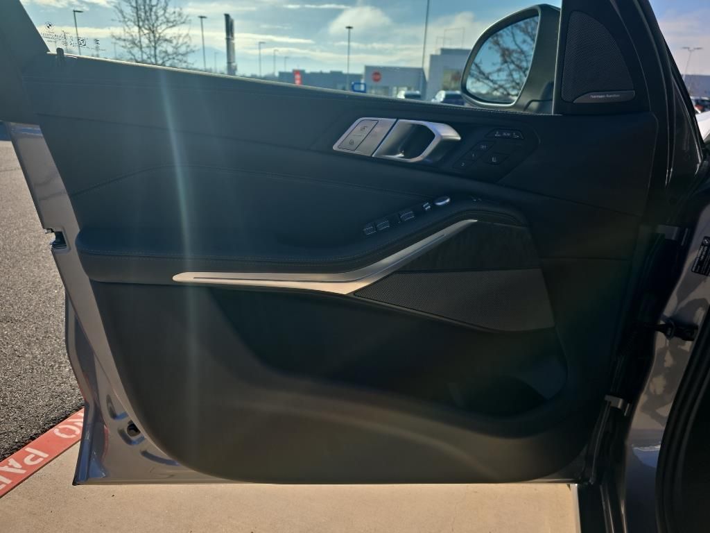 2026 BMW X7 40i - Photo 12