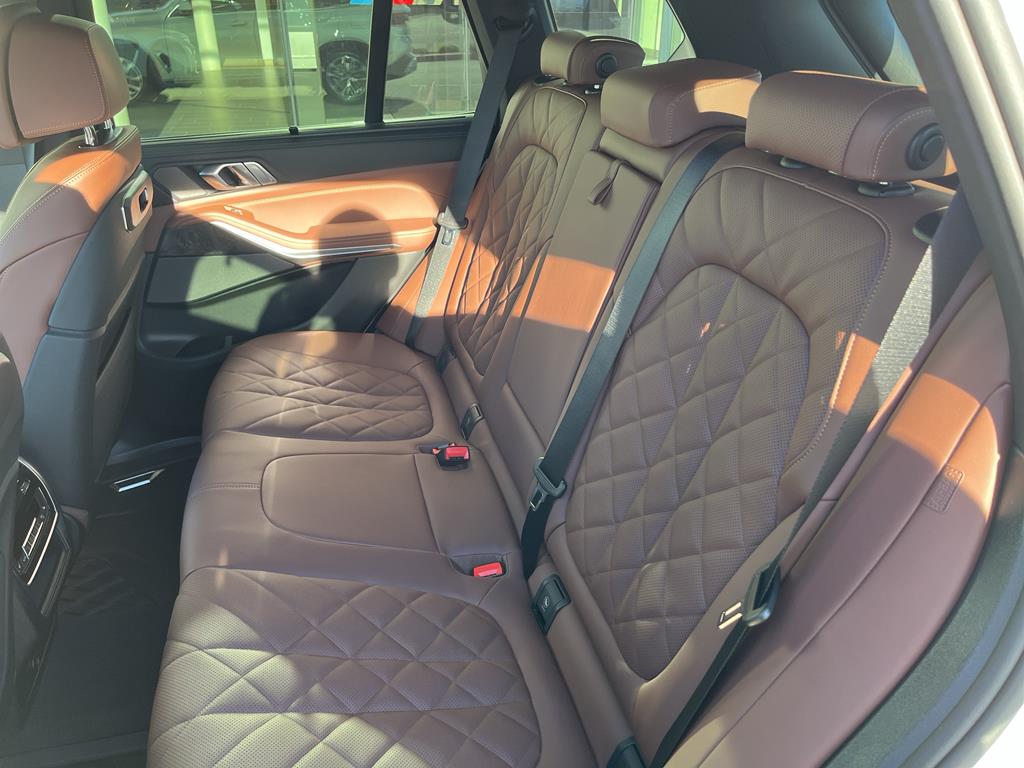2026 BMW X5 50e - Photo 14