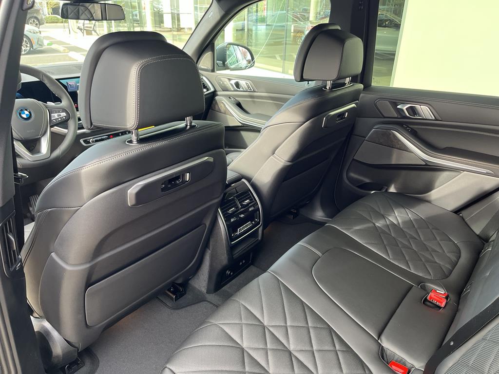 2026 BMW X5 50e - Photo 13