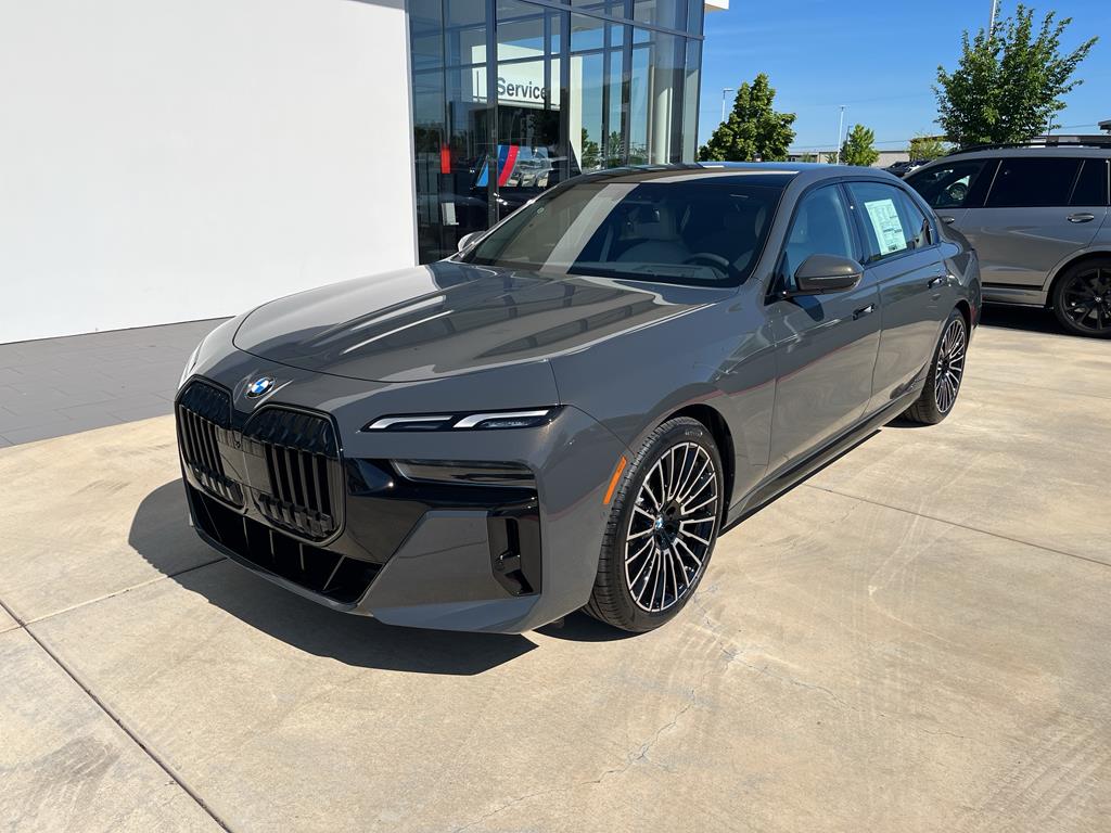 2026 BMW 7 Series 740i - Photo 14
