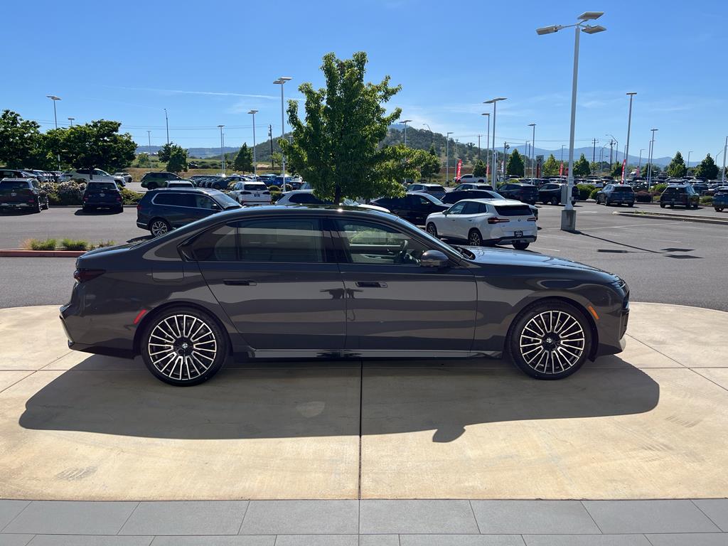 2026 BMW 7 Series 740i - Photo 16
