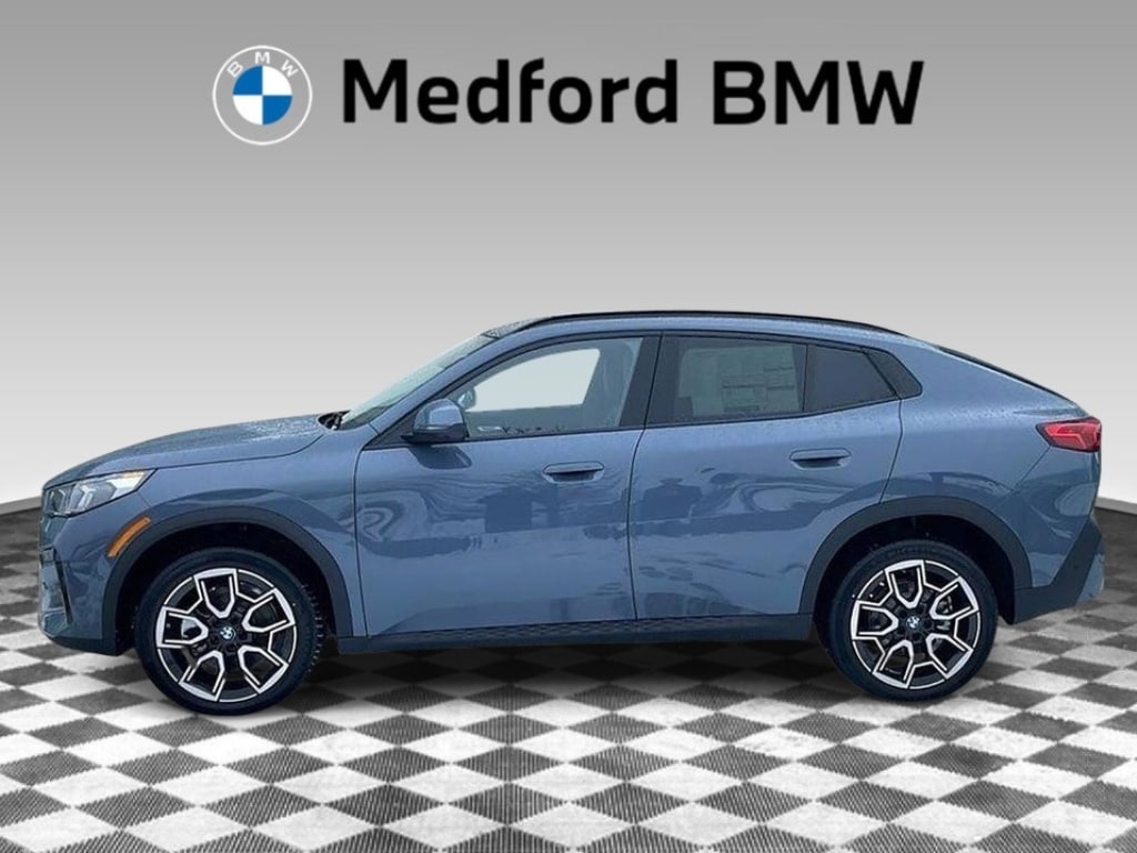 2025 BMW X2 xDrive28i's photo