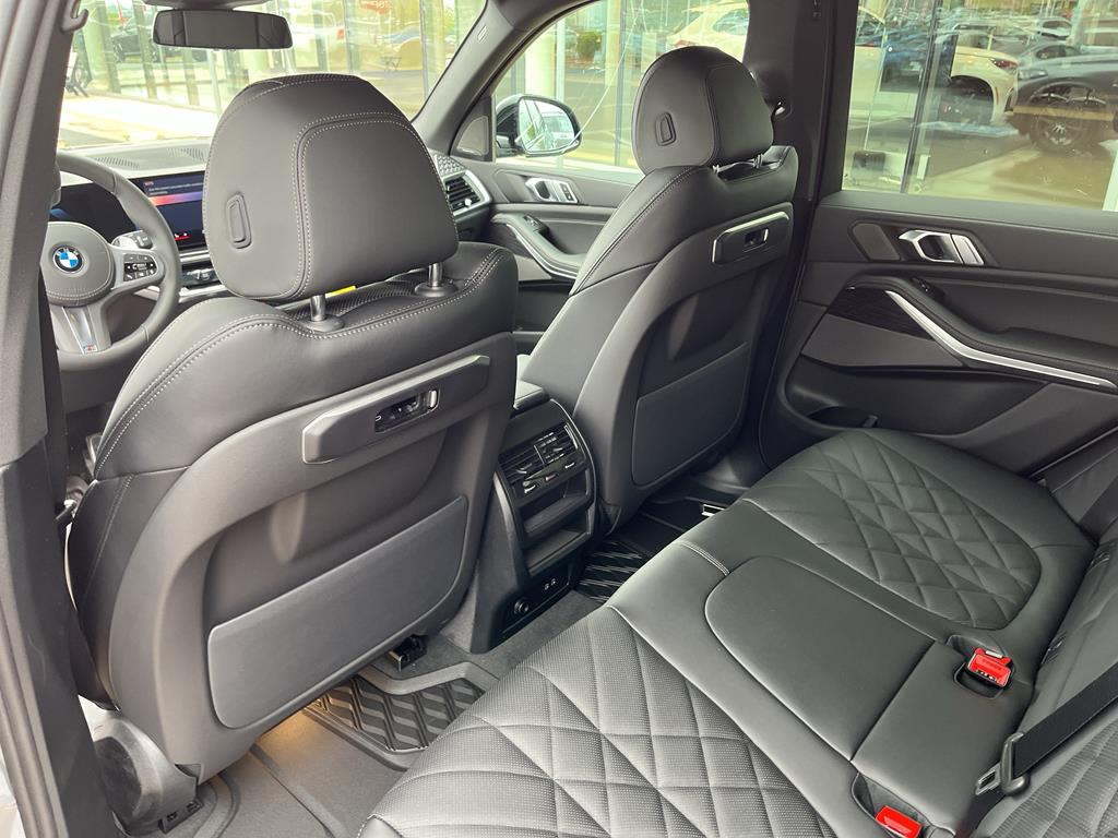 2026 BMW X5 40i - Photo 13