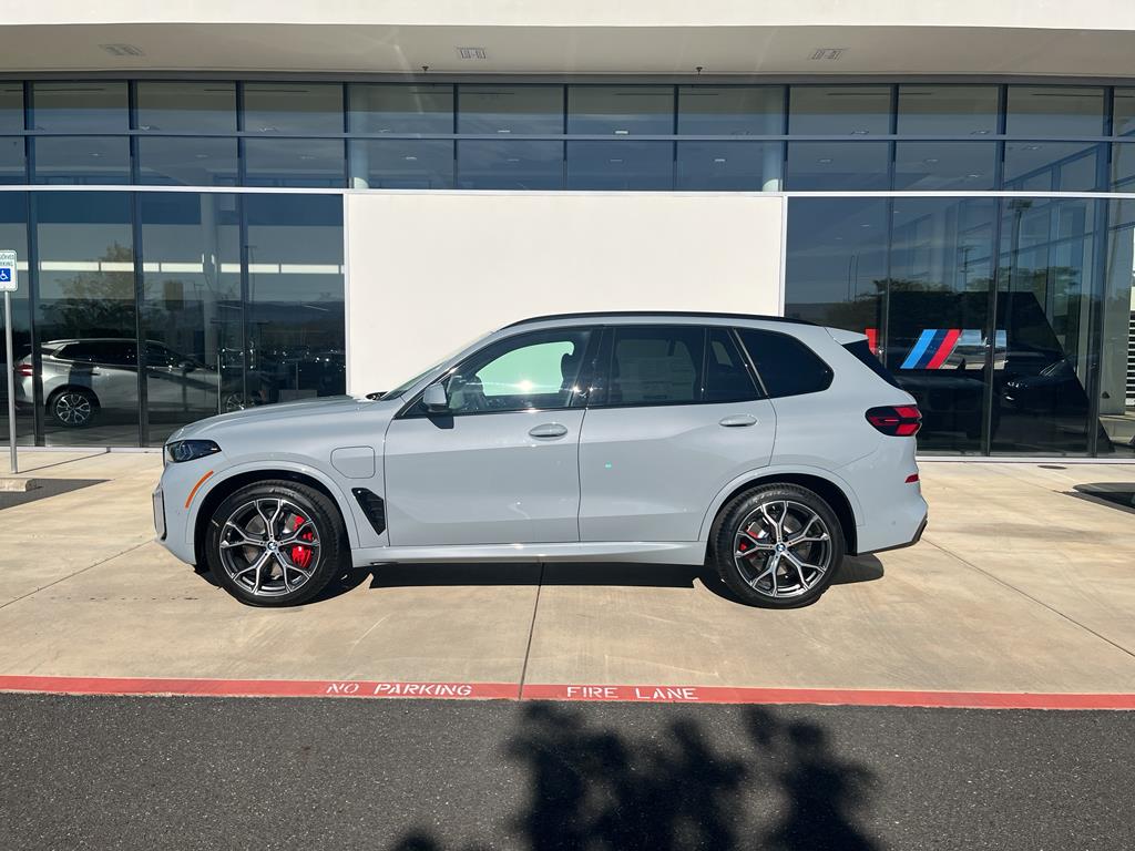 2026 BMW X5 xDrive50e's photo