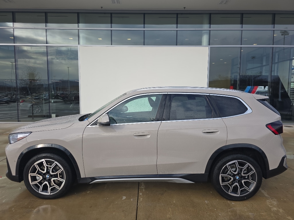 2026 BMW X1 28i's photo