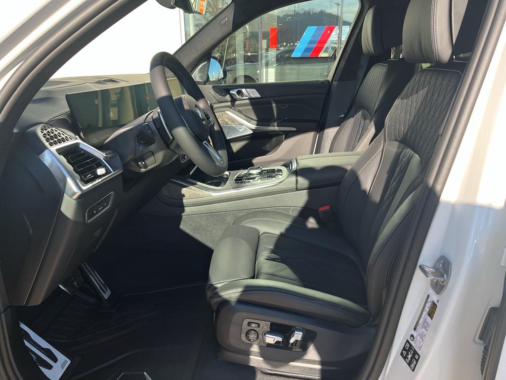2026 BMW X7 M60i - Photo 11