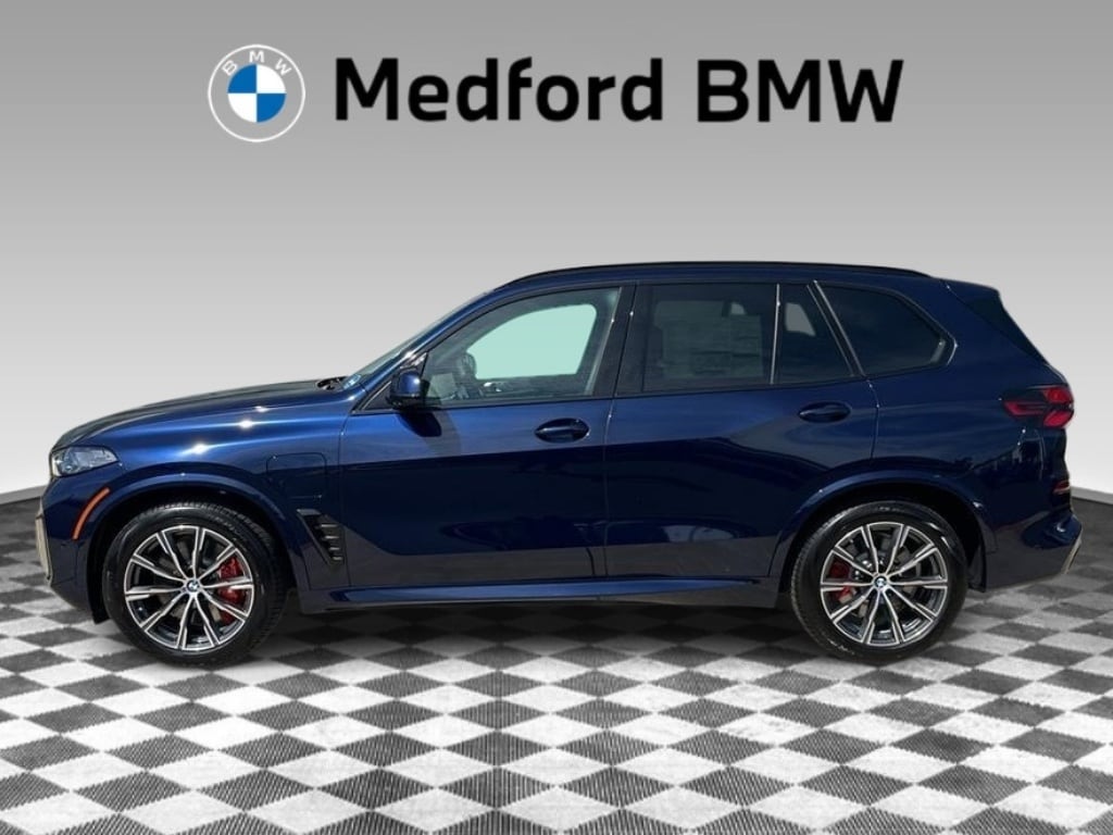 2026 BMW X5 xDrive50e's photo