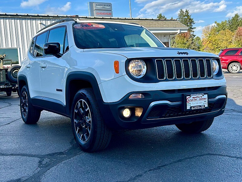 2023 Jeep Renegade Latitude photo 3