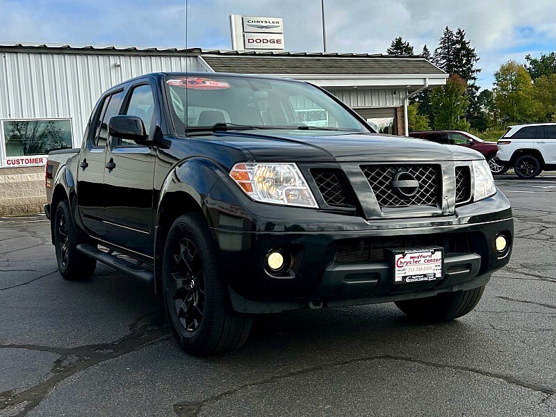 2021 Nissan Frontier Crew Cab photo 3