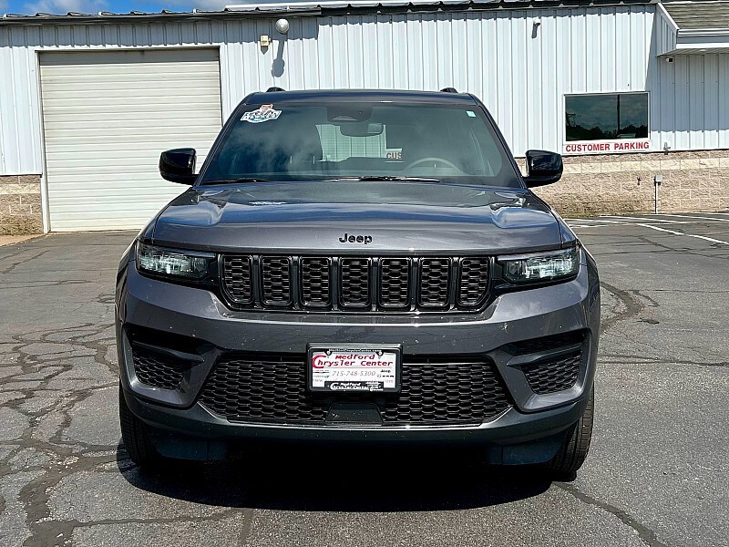 2024 Jeep Grand Cherokee Laredo photo 2
