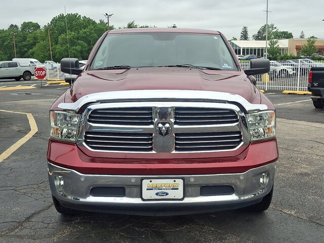 2015 Ram 1500 SLT photo 2
