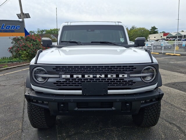 2024 Ford Bronco Badlands photo 2