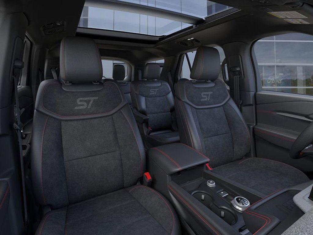 2025 Ford Explorer ST - Photo 10