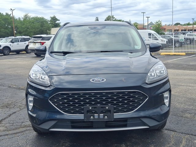 2022 Ford Escape Titanium photo 2