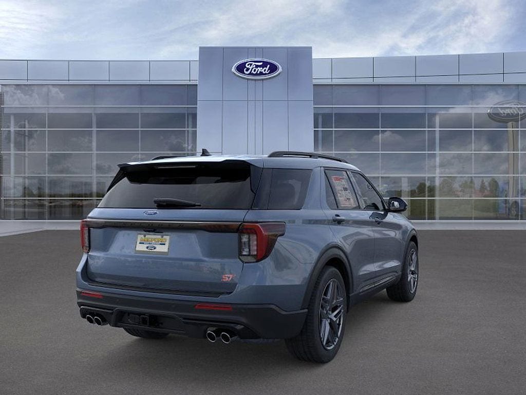 2025 Ford Explorer ST - Photo 8