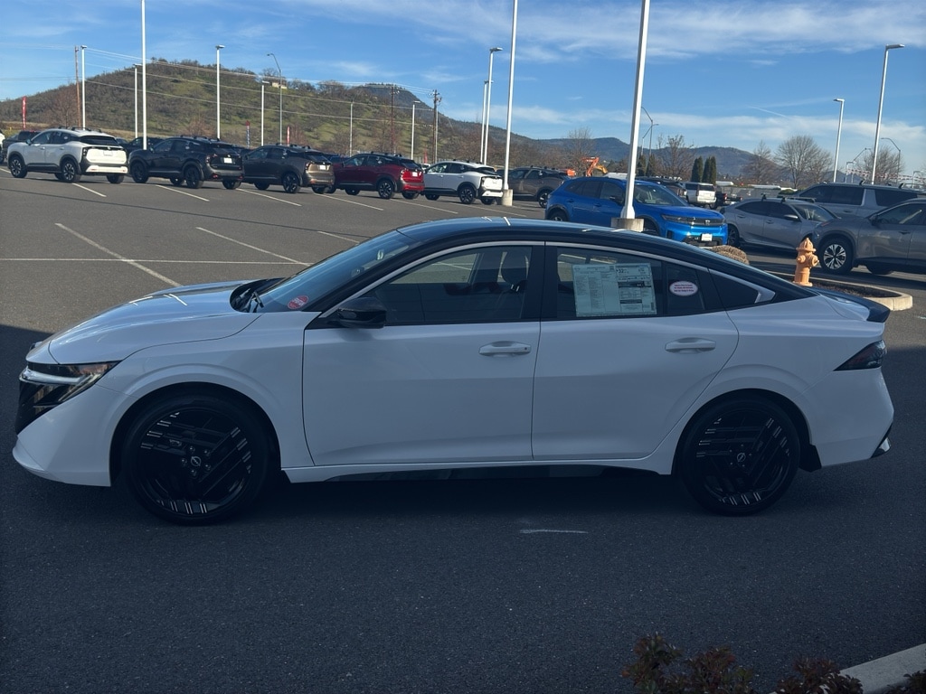 2026 Nissan Sentra SR photo 4