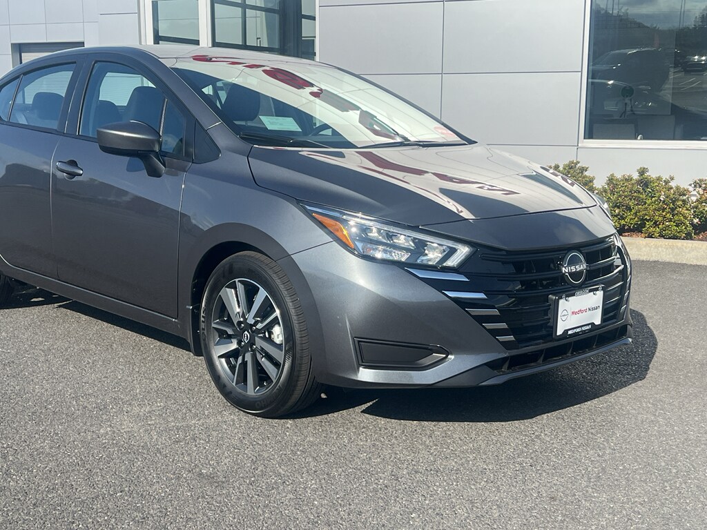 2025 Nissan Versa SV photo 2