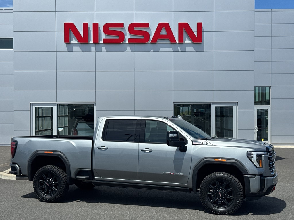 2025 GMC Sierra 4WD Crew Cab Standard Box AT4's photo