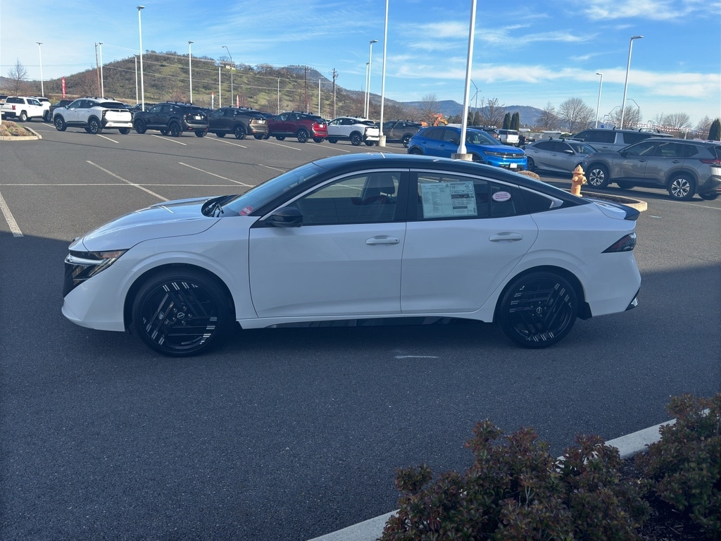 2026 Nissan Sentra SR photo 4