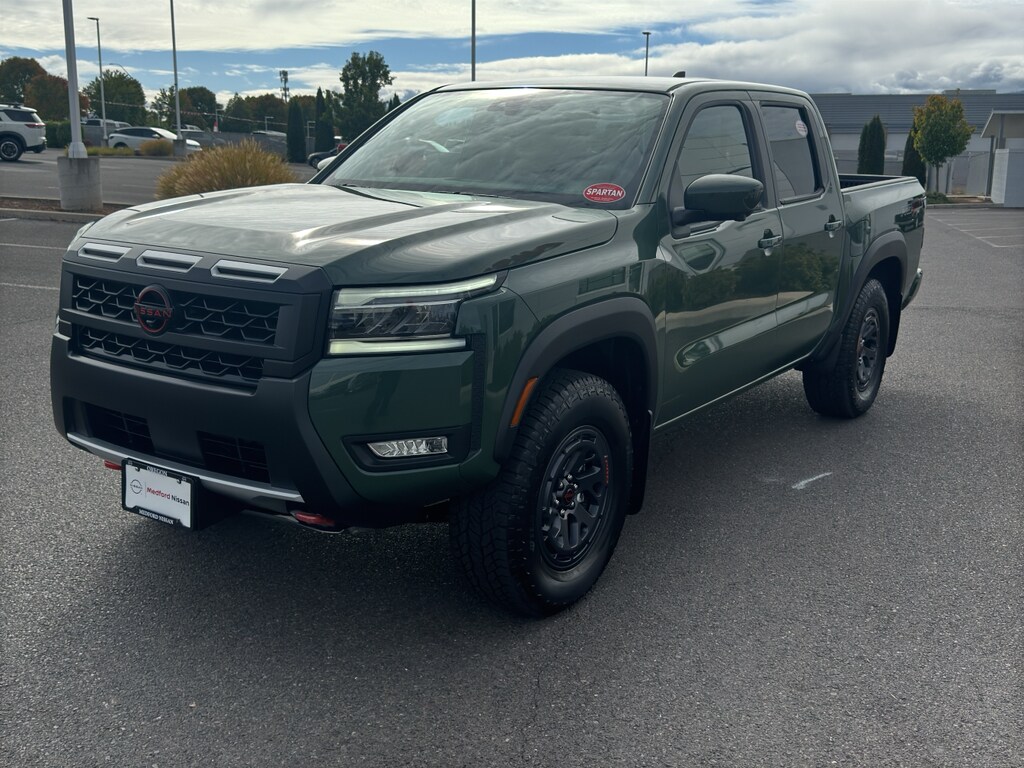 2025 Nissan Frontier PRO-4X photo 4