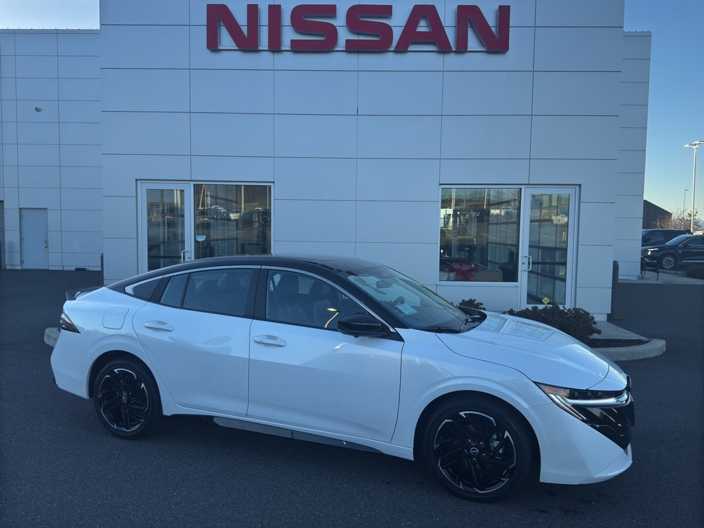 2026 Nissan Sentra SR's photo