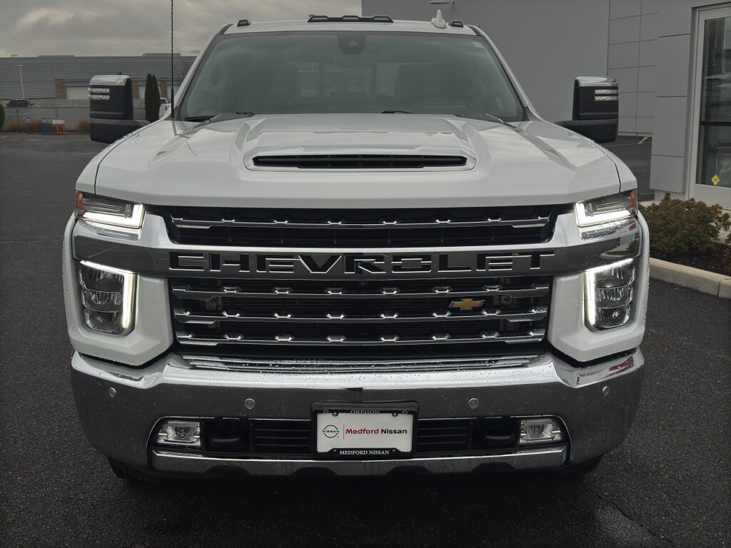 2021 Chevrolet Silverado LTZ photo 3