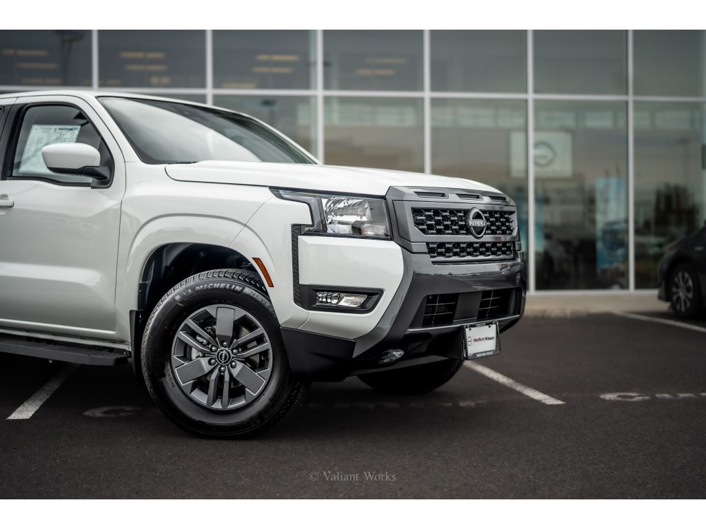 2025 Nissan Frontier SV photo 2