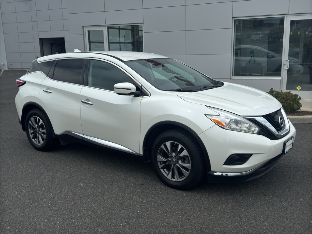 Used 2017 Nissan Murano S with VIN 5N1AZ2MH5HN161833 for sale in Medford, OR