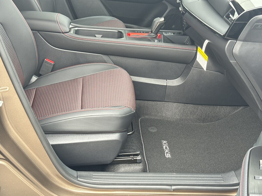 2026 Nissan KICKS SR AWD - Photo 12