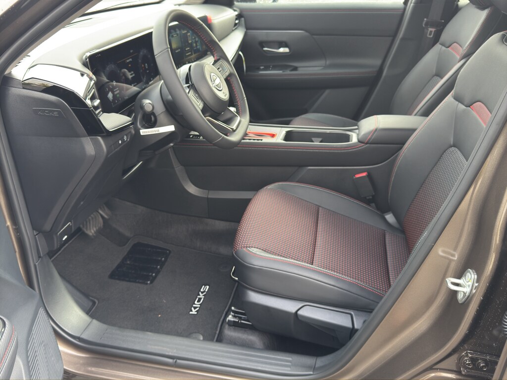 2026 Nissan KICKS SR - Photo 17