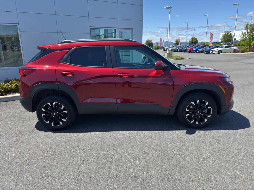 2023 Chevrolet Trailblazer LT photo 3