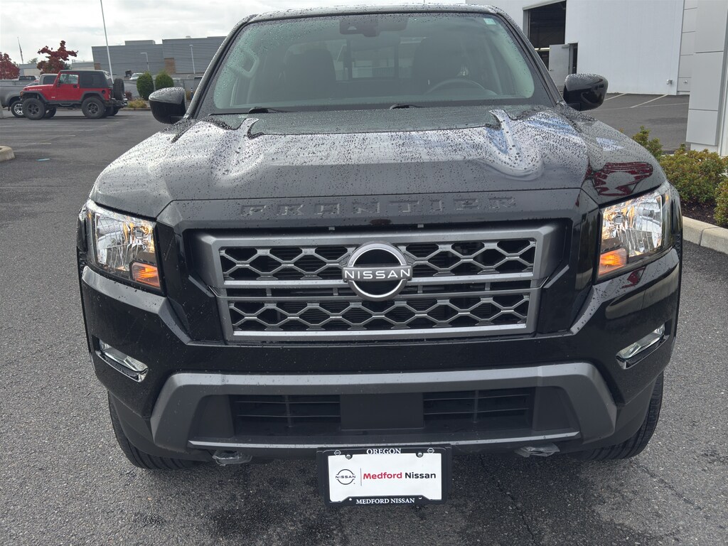 2023 Nissan Frontier SV photo 3