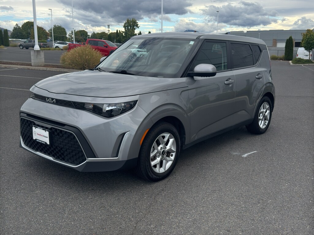 2023 Kia Soul LX photo 3